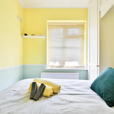 The Wishing Well- Lovely Spacious In Bs4 Sleeps 8 By Stae- Homes Bristol