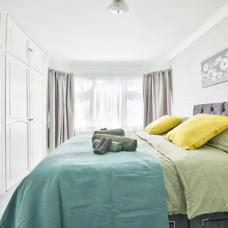 The Wishing Well- Lovely Spacious In Bs4 Sleeps 8 By Stae- Homes Bristol