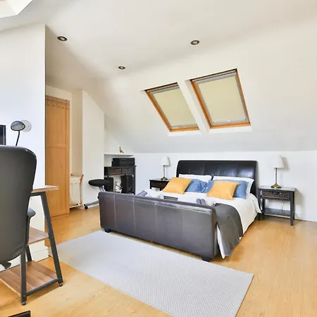 The Wishing Well- Lovely Spacious In Bs4 Sleeps 8 By Stae- Homes * Bristol