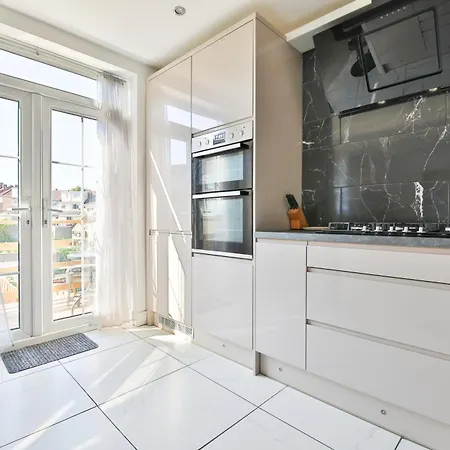 Ferienhaus The Wishing Well- Lovely Spacious In Bs4 Sleeps 8 By Stae- Homes