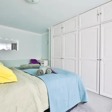 Ferienhaus The Wishing Well- Lovely Spacious In Bs4 Sleeps 8 By Stae- Homes *