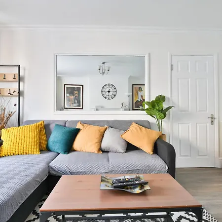 The Wishing Well- Lovely Spacious In Bs4 Sleeps 8 By Stae- Homes 布里斯托