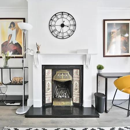 The Wishing Well- Lovely Spacious In Bs4 Sleeps 8 By Stae- Homes