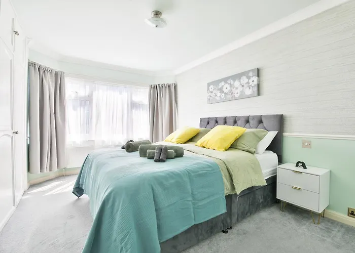 בית נופש The Wishing Well- Lovely Spacious In Bs4 Sleeps 8 By Stae- Homes בריסטול