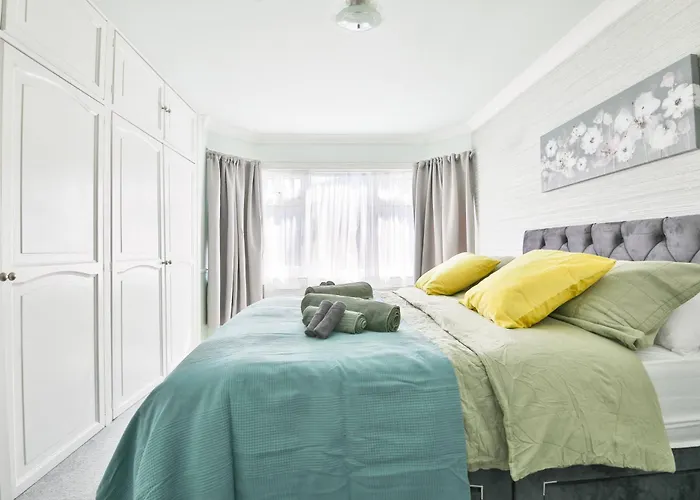 The Wishing Well- Lovely Spacious In Bs4 Sleeps 8 By Stae- Homes בריסטול