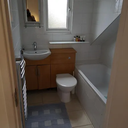 The Wishing Well- Lovely Spacious In Bs4 Sleeps 8 By Stae- Homes *