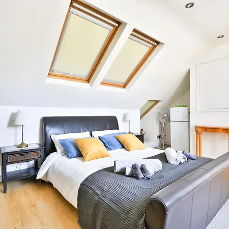 בית נופש The Wishing Well- Lovely Spacious In Bs4 Sleeps 8 By Stae- Homes *