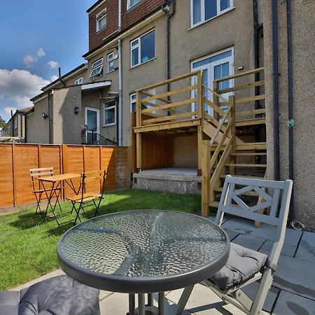 The Wishing Well- Lovely Spacious In Bs4 Sleeps 8 By Stae- Homes *