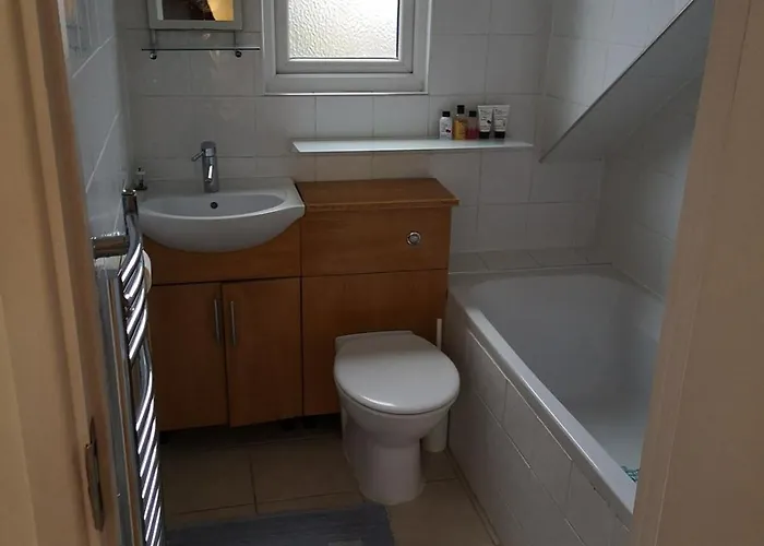 The Wishing Well- Lovely Spacious In Bs4 Sleeps 8 By Stae- Homes *