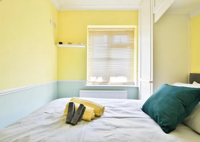 The Wishing Well- Lovely Spacious In Bs4 Sleeps 8 By Stae- Homes Bristol