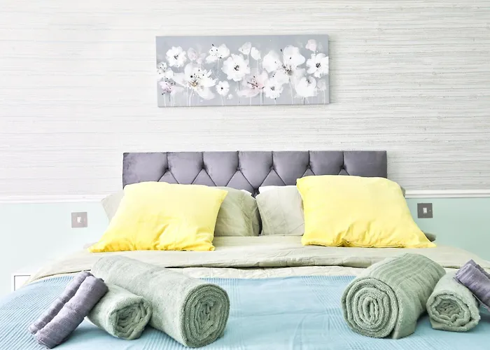 The Wishing Well- Lovely Spacious In Bs4 Sleeps 8 By Stae- Homes Nyaraló Bristol