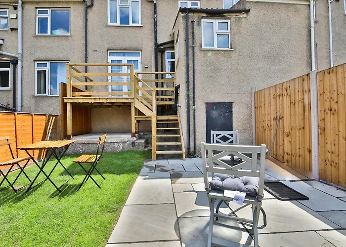 Nyaraló The Wishing Well- Lovely Spacious In Bs4 Sleeps 8 By Stae- Homes Bristol