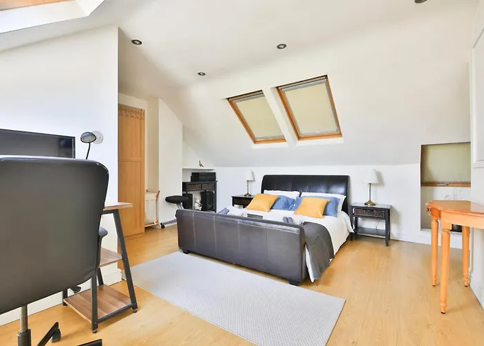 The Wishing Well- Lovely Spacious In Bs4 Sleeps 8 By Stae- Homes * Bristol