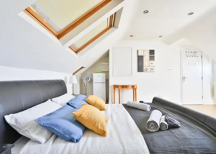 The Wishing Well- Lovely Spacious In Bs4 Sleeps 8 By Stae- Homes Nyaraló Bristol