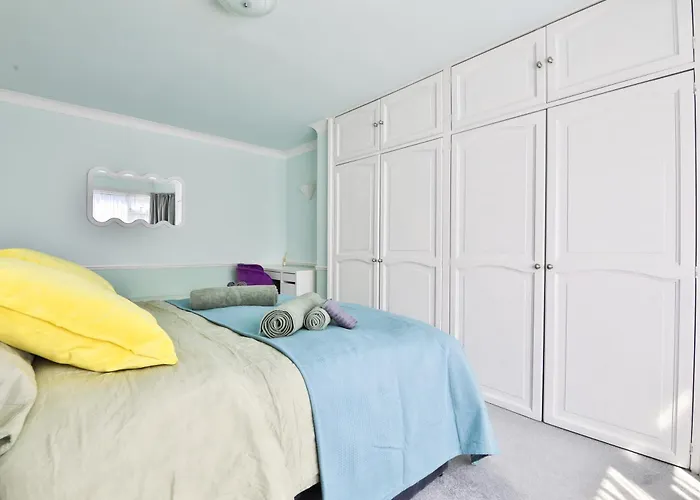 Nyaraló The Wishing Well- Lovely Spacious In Bs4 Sleeps 8 By Stae- Homes *