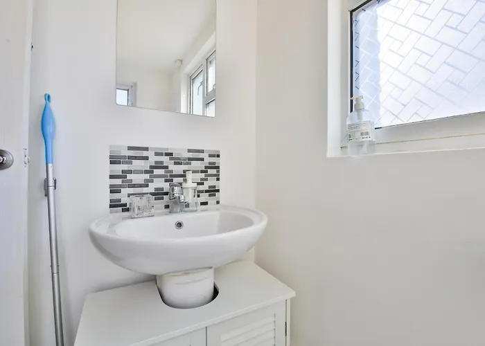 The Wishing Well- Lovely Spacious In Bs4 Sleeps 8 By Stae- Homes Сasa de vacaciones Bristol