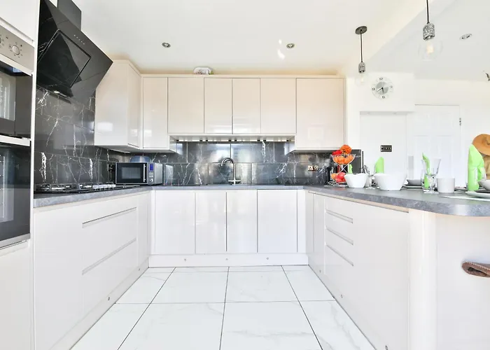 The Wishing Well- Lovely Spacious In Bs4 Sleeps 8 By Stae- Homes Сasa de vacaciones Bristol