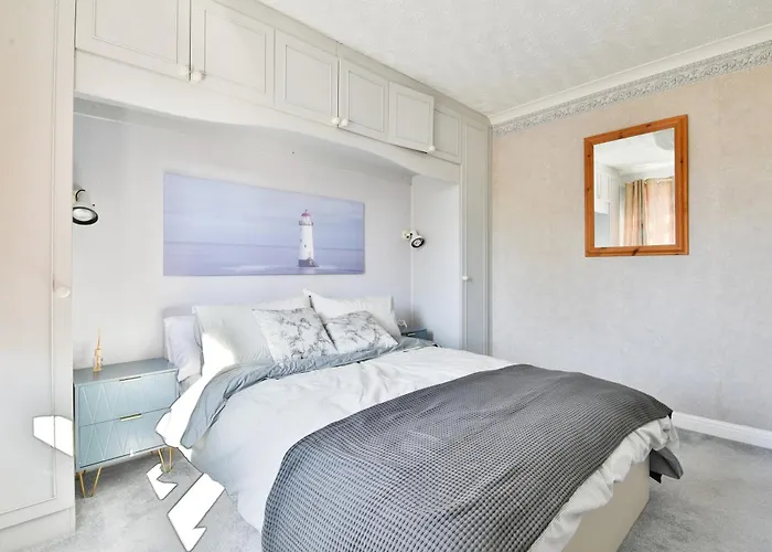 The Wishing Well- Lovely Spacious In Bs4 Sleeps 8 By Stae- Homes Сasa de vacaciones